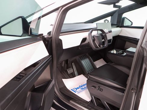 Used 2024 Tesla Cybertruck AWD Crew Cab image 3