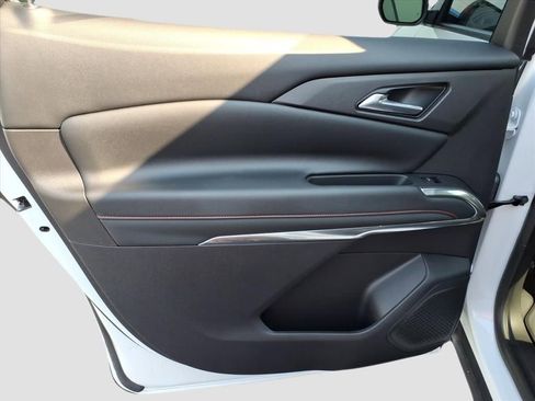 Used 2025 Chevrolet Traverse Z71 w/ LPO, Floor Liner Package image 9