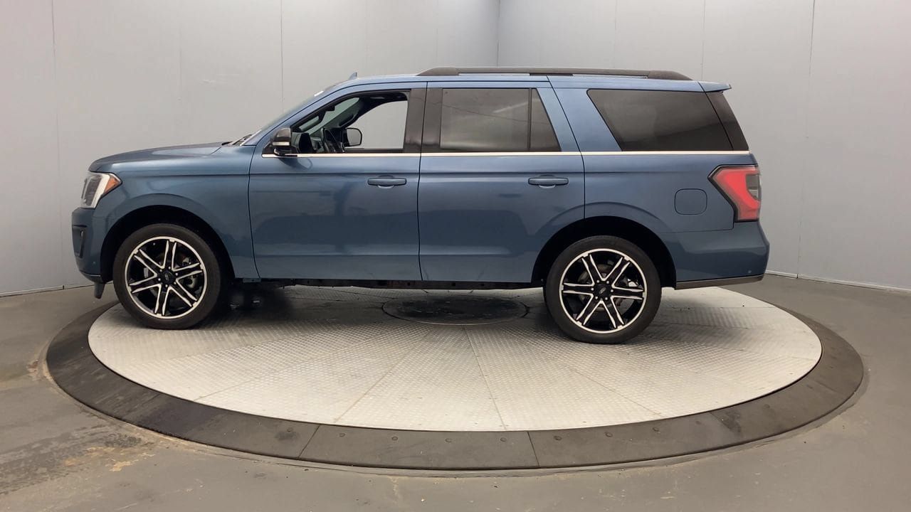 Used 2020 Ford Expedition Limited w/ Equipment Group 303A AWD/4WD image 2