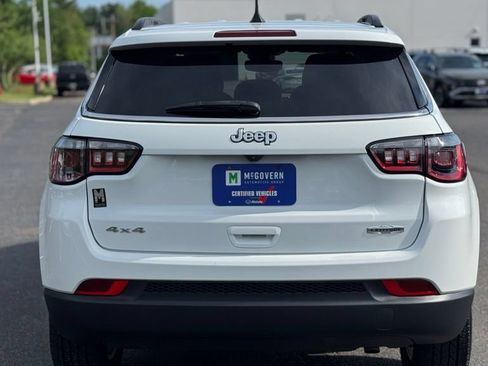 Used 2022 Jeep Compass Latitude w/ Convenience Group AWD/4WD image 3