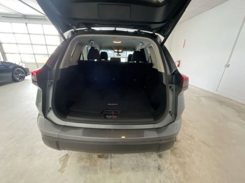 Used 2024 Nissan Rogue SV image 22
