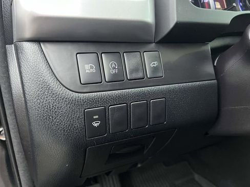 Used 2018 Toyota Highlander SE image 14