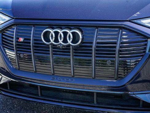 Used 2023 Audi e-tron S Prestige w/ Prestige Package image 8