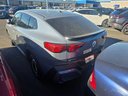 Used 2025 BMW X2 xDrive28i w/ Premium Package image 4