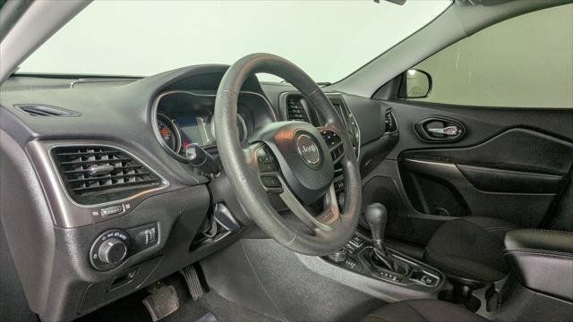 Used 2020 Jeep Cherokee Latitude AWD/4WD image 24