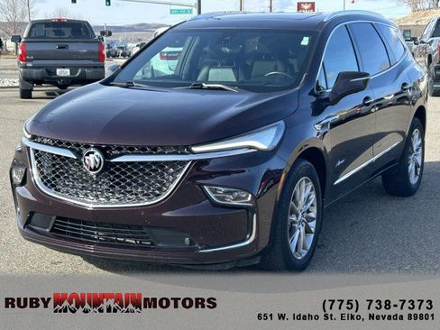 Used 2023 Buick Enclave Avenir image 3