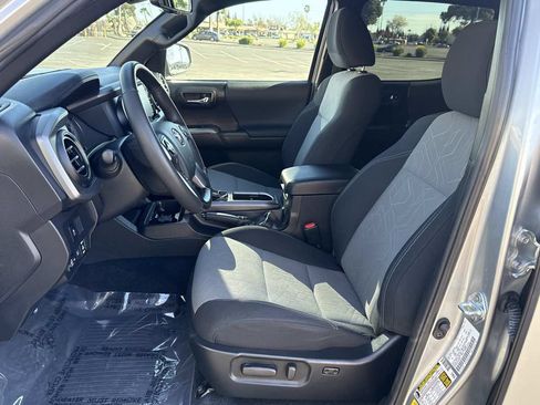 Used 2023 Toyota Tacoma TRD Off-Road image 13