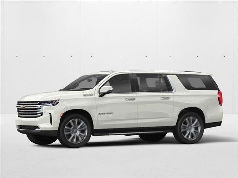 Used 2021 Chevrolet Suburban LT w/ Luxury Package image 1