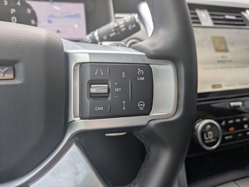 Certified 2025 Land Rover Discovery S image 29