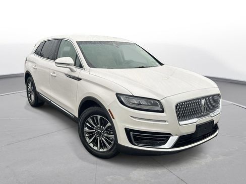 Used 2019 Lincoln Nautilus Select image 4
