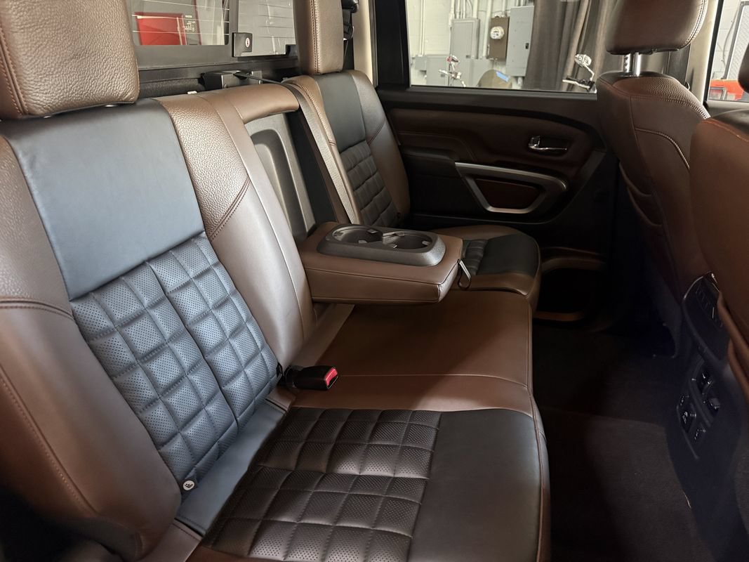Used 2018 Nissan Titan Platinum Reserve AWD/4WD image 20