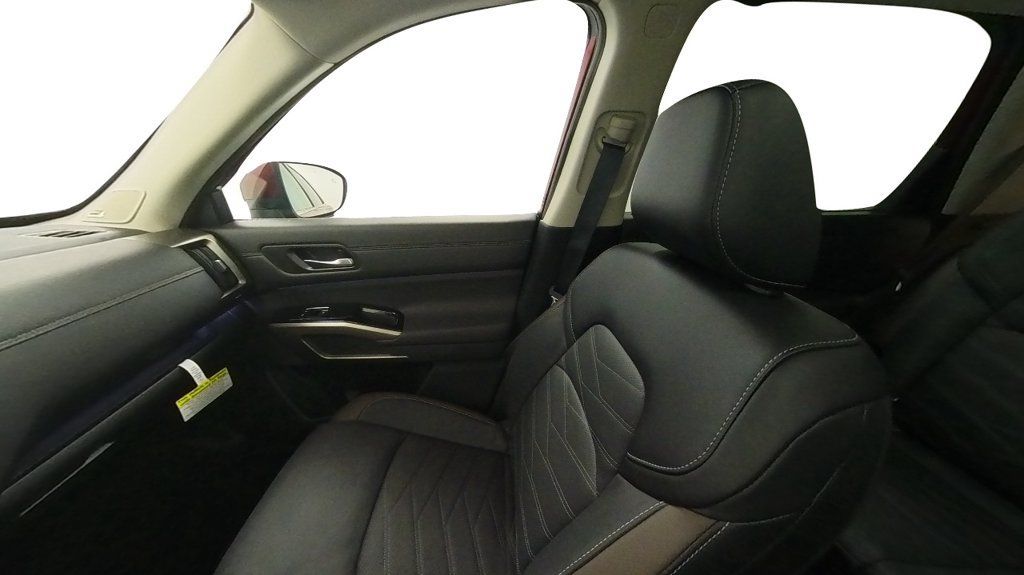 Certified 2024 Nissan Pathfinder Platinum AWD/4WD image 29