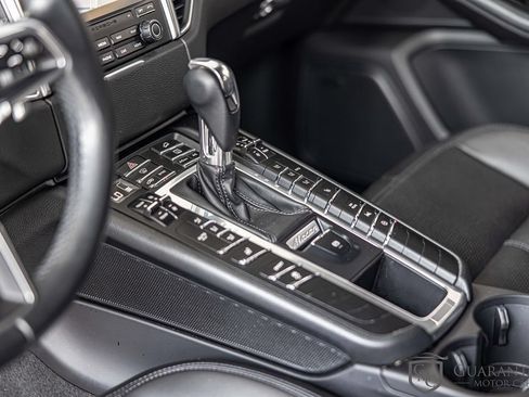 Used 2018 Porsche Macan AWD/4WD image 21