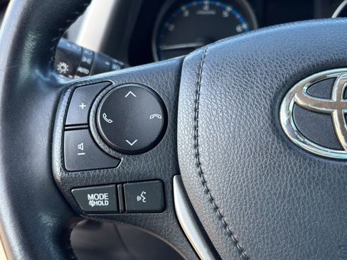 Used 2018 Toyota RAV4 XLE AWD/4WD image 31