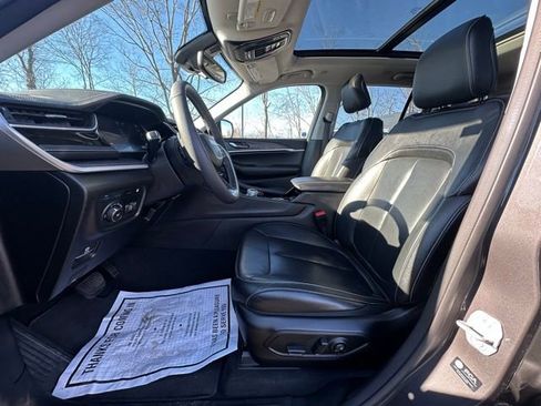 Used 2022 Jeep Grand Cherokee Limited 4xe image 24