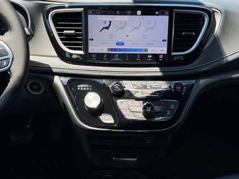 New 2027 Chrysler Pacifica Select w/ Family Tech Group FWD image 11
