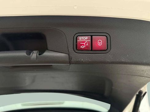 Used 2020 Mercedes-Benz GLE 350 w/ Premium Package image 14