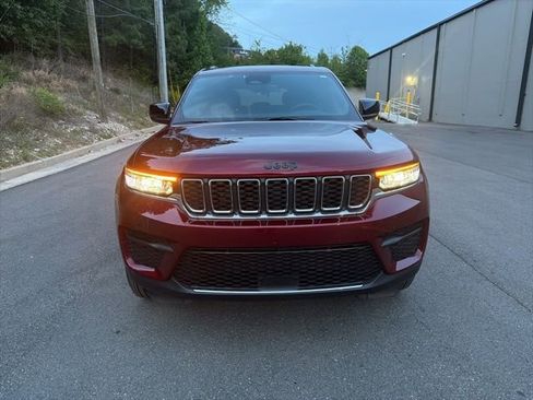 Used 2025 Jeep Grand Cherokee Laredo X w/ Luxury Tech Group I image 2