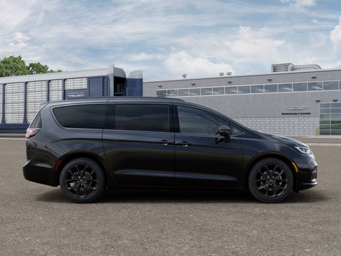 New 2026 Chrysler Pacifica Select w/ S Appearance Package FWD image 36