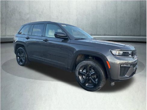 New 2026 Jeep Grand Cherokee Limited w/ Limited Altitude Package AWD/4WD image 7