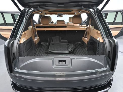 Used 2025 Land Rover Range Rover Long Wheelbase SE AWD/4WD image 17