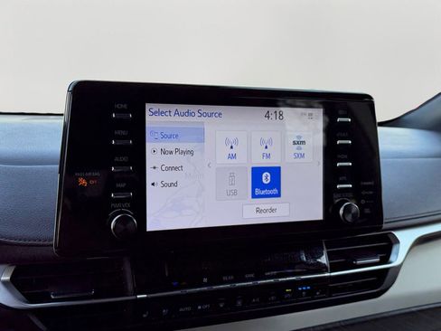 Used 2024 Toyota Sienna Platinum image 18