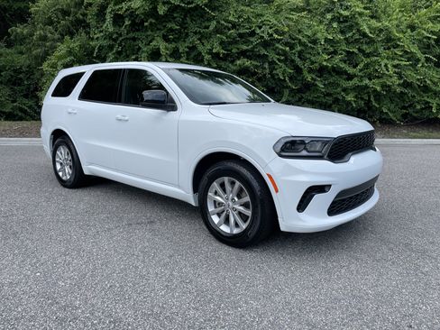 Used 2025 Dodge Durango GT w/ Trailer Tow Group IV RWD image 2