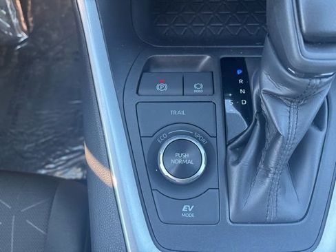 Used 2024 Toyota RAV4 AWD Hybrid image 32