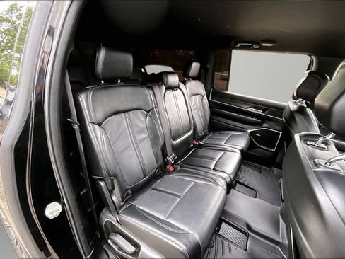 Used 2024 Jeep Wagoneer L Series II w/ Flexible Seating Group AWD/4WD image 27