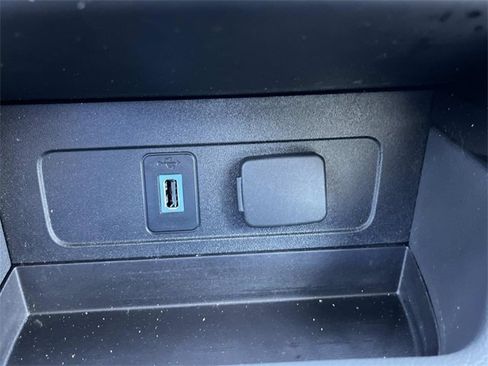 Used 2017 Ford Escape Titanium image 35