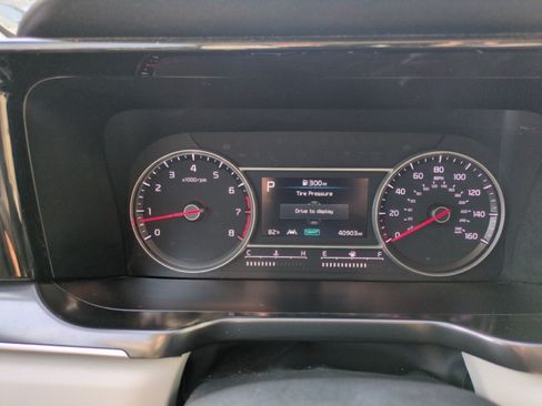 Used 2022 Kia Sorento S w/ Panoramic Sunroof Package FWD image 17