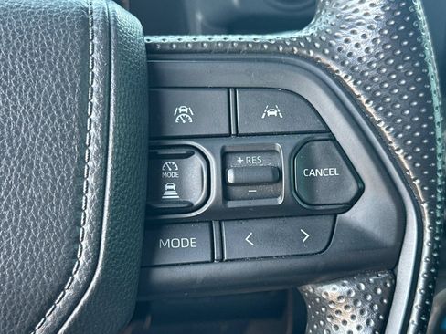 Certified 2025 Toyota Tacoma SR5 AWD/4WD image 27
