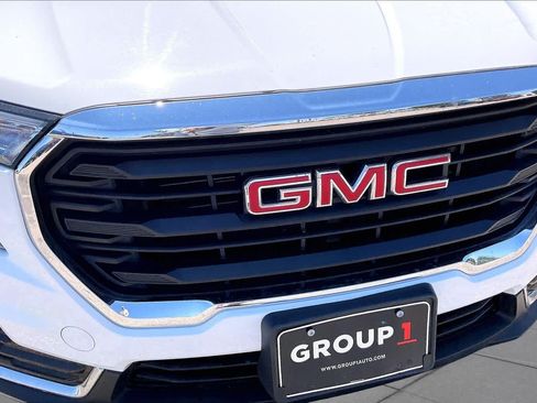 Used 2024 GMC Terrain SLE FWD image 29