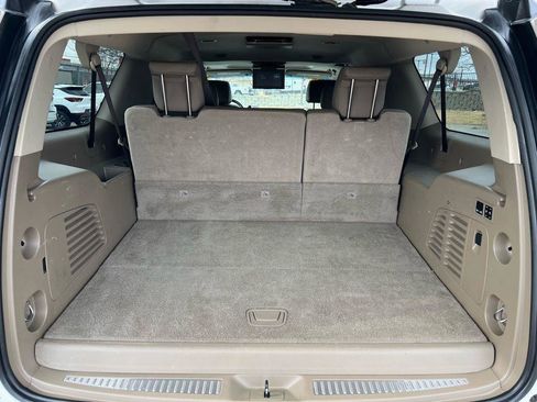 Used 2018 Chevrolet Suburban LT w/ LT Signature Package image 24