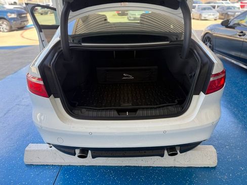 Used 2020 Jaguar XF Premium image 12