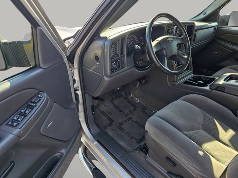 Used 2005 Chevrolet Silverado 2500 LS image 16