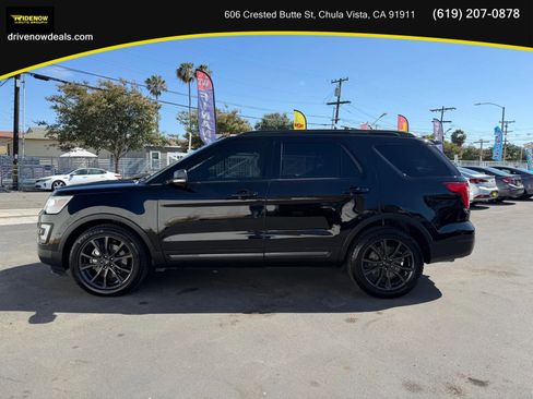 Used 2017 Ford Explorer XLT w/ Equipment Group 202A FWD image 8