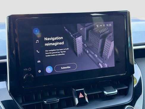 Used 2023 Toyota Corolla SE w/ SE Premium Package image 29