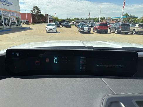 Used 2025 Ford Expedition Max Platinum AWD/4WD image 16