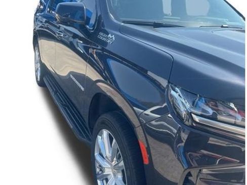 Used 2023 Chevrolet Suburban High Country image 15