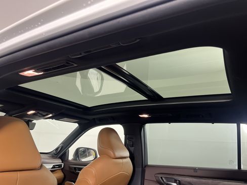 Used 2021 Toyota Highlander Platinum image 17