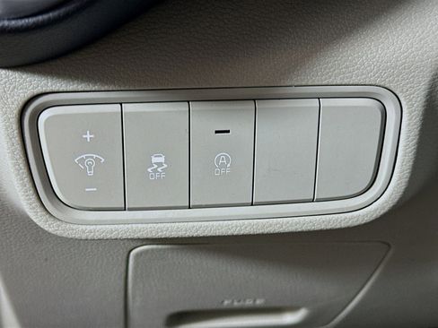 Used 2025 Kia Soul LX w/ LX Technology Package image 17