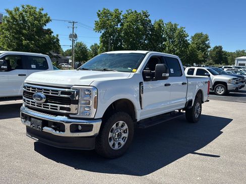 Used 2024 Ford F250 XLT AWD/4WD image 6