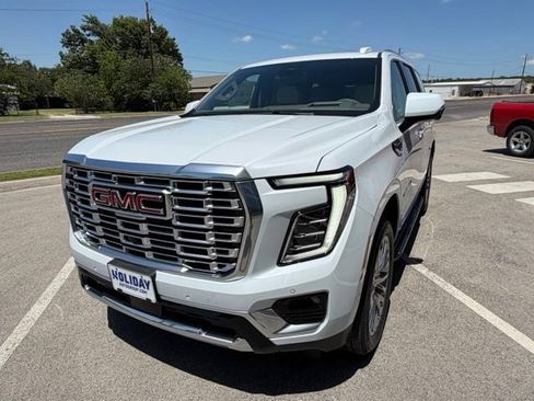 New 2026 GMC Yukon Denali w/ LPO, Floor Liner Package AWD/4WD image 32