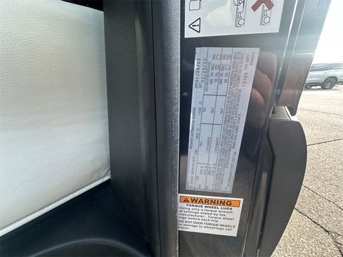 Used 2023 Mercedes-Benz Sprinter 3500 image 32