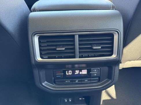 New 2026 Volkswagen Atlas SE image 14