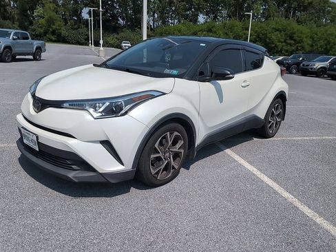 Used 2019 Toyota C-HR Limited FWD image 2