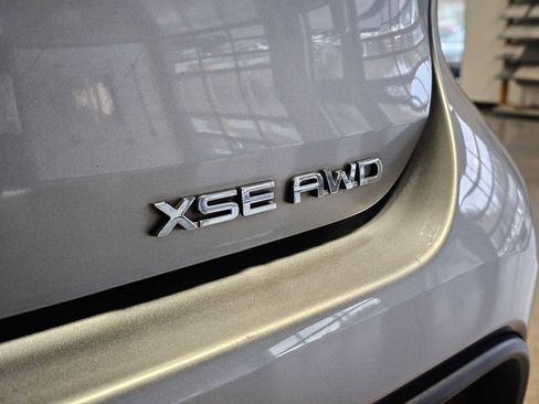 Used 2021 Toyota Highlander XSE image 15