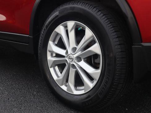 Used 2015 Nissan Rogue SV w/ SV Moonroof Package image 26