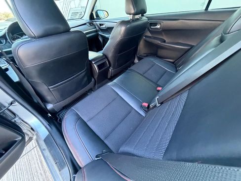 Used 2017 Toyota Camry SE image 21